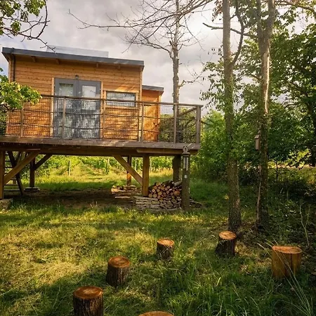 Glamping U Nebe - Glamping S Vyvysenym Tiny House *